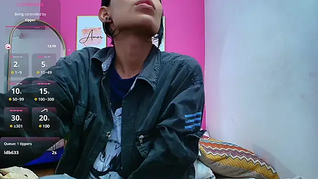 yourcuteneighbourr online show from 01-17-25, 06:36