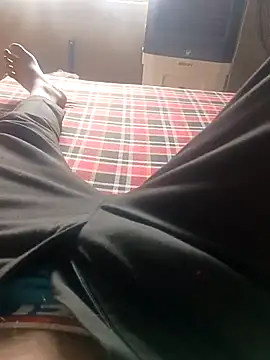 Snapshot of rjxraj chatting on 10-21-25, 09:54 rjxraj online show from 10-21-25, 09:54