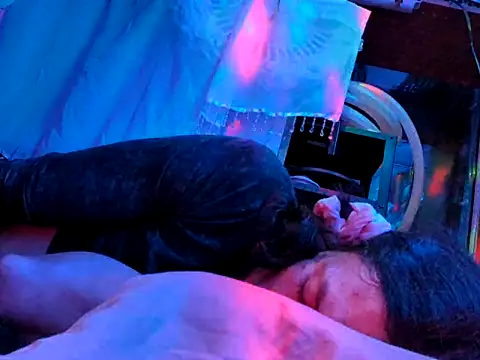 Snapshot of gurlnips chatting on 10-09-25, 06:11 gurlnips online show from 10-09-25, 06:11