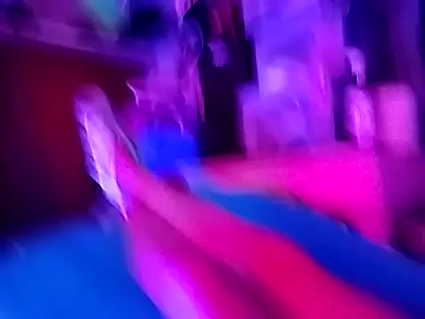 Snapshot of gurlnips chatting on 10-14-25, 05:25 gurlnips online show from 10-14-25, 05:25