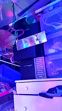 Snapshot of gurlnips chatting on 10-25-25, 07:27 gurlnips online show from 10-25-25, 07:27