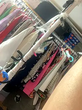 gurlnips online show from 11-25-25, 10:48