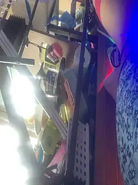 gurlnips online show from 11-26-25, 06:31