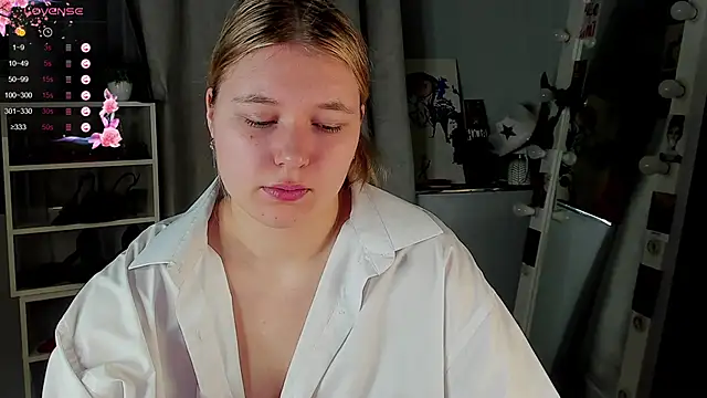 Rebecca Kelly online show from 12-23-25, 02:31