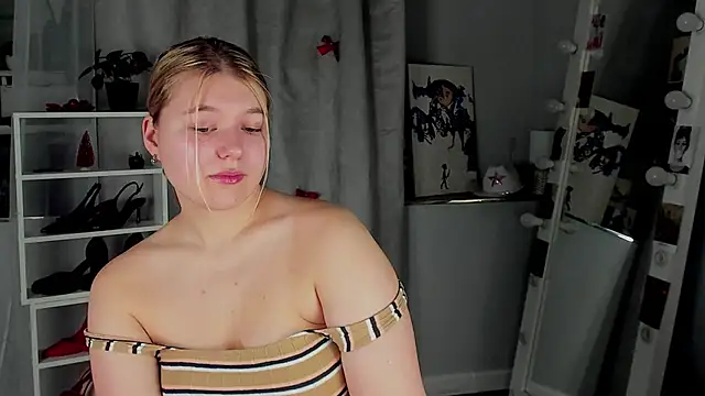 Rebecca Kelly online show from 01-08-26, 02:47