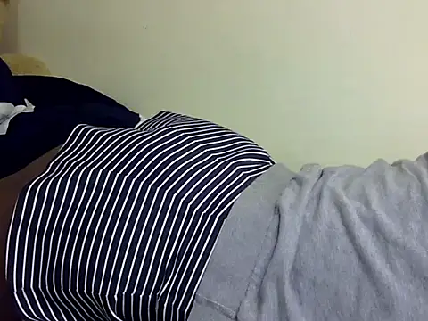 Snapshot of Sexxy_slim_honey chatting on 11-11-25, 04:34 Sexxy slim honey online show from 11-11-25, 04:34