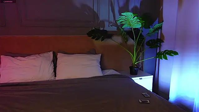 Snapshot of Liv_Fay chatting on 02-17-26, 01:51 Liv Fay online show from 02-17-26, 01:51