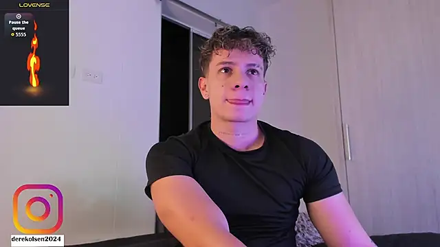 Snapshot of DerekOlsen chatting on 10-14-25, 02:45 DerekOlsen online show from 10-14-25, 02:45