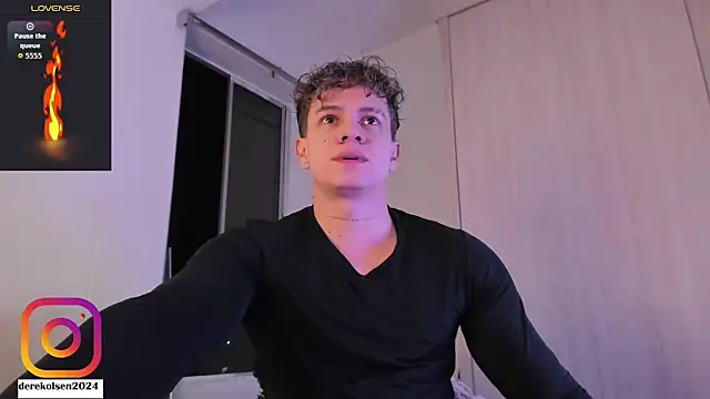 Snapshot of DerekOlsen chatting on 10-16-25, 02:12 DerekOlsen online show from 10-16-25, 02:12