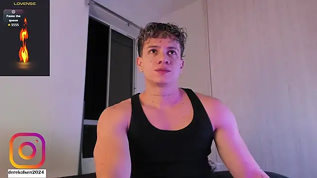 Snapshot of DerekOlsen chatting on 10-17-25, 02:37 DerekOlsen online show from 10-17-25, 02:37