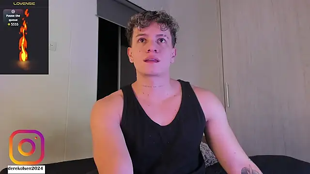 Snapshot of DerekOlsen chatting on 11-11-25, 02:44 DerekOlsen online show from 11-11-25, 02:44