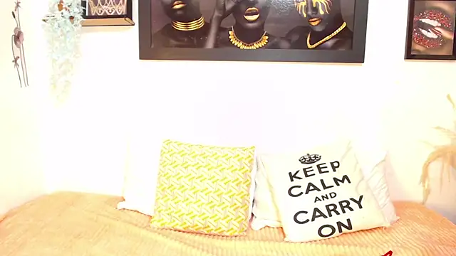 Snapshot of NahomyAndrews chatting on 09-20-25, 02:40 NahomyAndrews online show from 09-20-25, 02:40