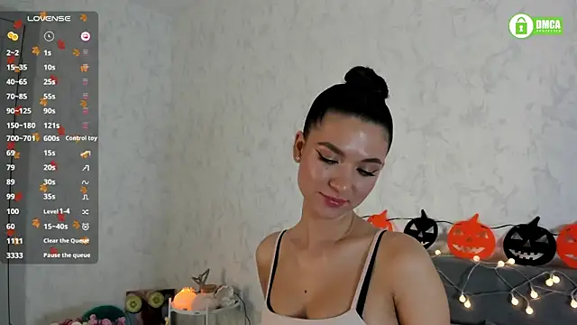 pretty yong cat online show from 10-29-25, 03:14