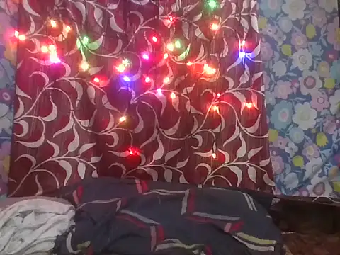 Snapshot of Bangingchick chatting on 10-23-25, 04:01 Bangingchick online show from 10-23-25, 04:01