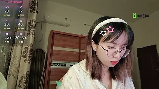 Snapshot of Lili_666 chatting on 10-21-25, 04:51 Lili 666 online show from 10-21-25, 04:51