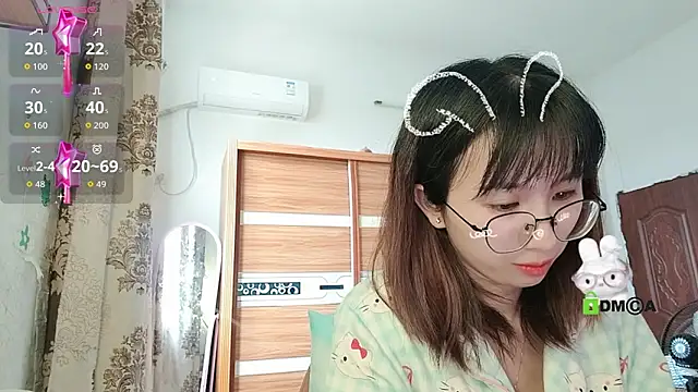 Snapshot of Lili_666 chatting on 10-28-25, 06:28 Lili 666 online show from 10-28-25, 06:28