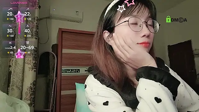 Snapshot of Lili_666 chatting on 11-19-25, 05:13 Lili 666 online show from 11-19-25, 05:13