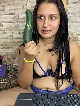 Snapshot of saray_gomez22 chatting on 02-06-25, 02:11 saray gomez22 online show from 02-06-25, 02:11