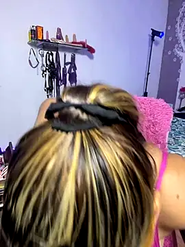 Snapshot of saray_gomez22 chatting on 10-18-25, 02:58 saray gomez22 online show from 10-18-25, 02:58