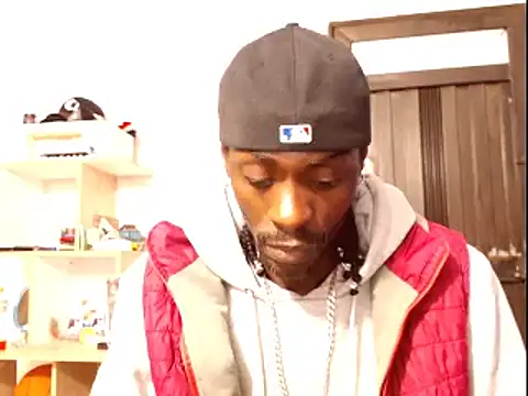 Snapshot of phillip-hot chatting on 12-31-24, 03:45 phillip-hot online show from 12-31-24, 03:45