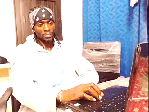 Snapshot of phillip-hot chatting on 01-03-25, 06:44 phillip-hot online show from 01-03-25, 06:44