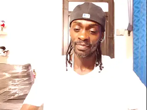 Snapshot of phillip-hot chatting on 01-06-25, 08:28 phillip-hot online show from 01-06-25, 08:28