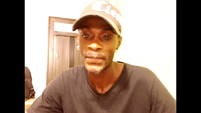 Snapshot of phillip-hot chatting on 09-23-25, 12:46 phillip-hot online show from 09-23-25, 12:46