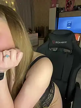 Snapshot of Lexi_noah chatting on 12-12-24, 07:37 Lexi noah online show from 12-12-24, 07:37