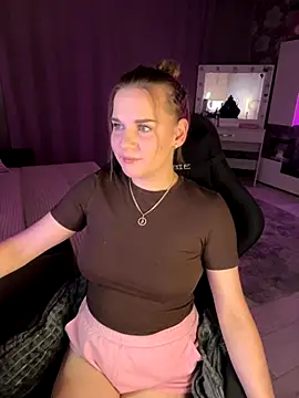 Snapshot of Lexi_noah chatting on 09-18-25, 09:17 Lexi noah online show from 09-18-25, 09:17