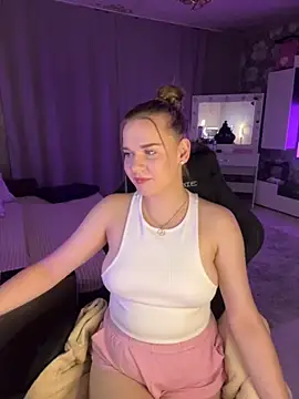 Snapshot of Lexi_noah chatting on 09-20-25, 09:38 Lexi noah online show from 09-20-25, 09:38