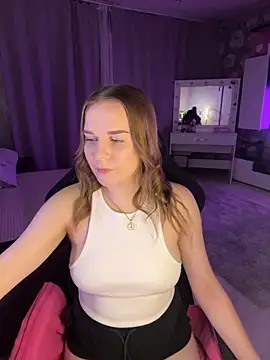 Snapshot of Lexi_noah chatting on 10-19-25, 09:15 Lexi noah online show from 10-19-25, 09:15