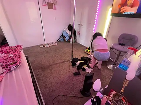 Snapshot of Onlypawzz chatting on 02-25-26, 02:59 Onlypawzz online show from 02-25-26, 02:59