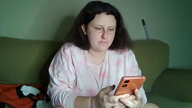 Snapshot of tvshtvsh24 chatting on 02-07-25, 12:39 tvshtvsh24 online show from 02-07-25, 12:39