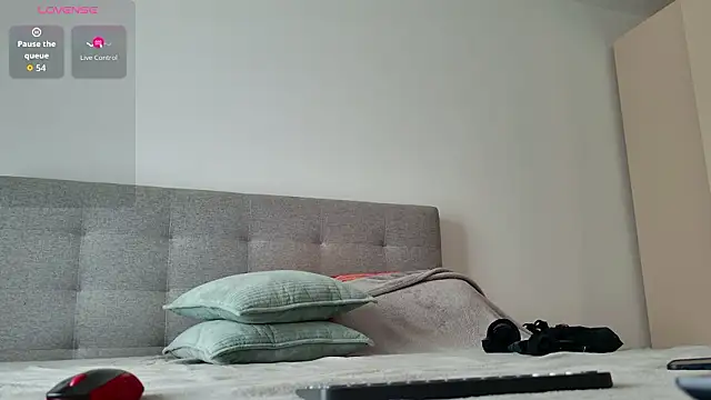 Hotmompeach online show from 02-01-26, 01:31