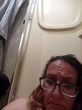 Snapshot of ILUV2TUCHMYKITTY chatting on 10-20-25, 02:39 ILUV2TUCHMYKITTY online show from 10-20-25, 02:39