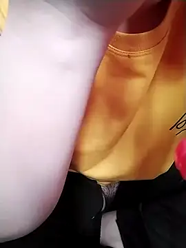 Snapshot of ngoclothingoc9en chatting on 03-23-25, 01:31 ngoclothingoc9en online show from 03-23-25, 01:31