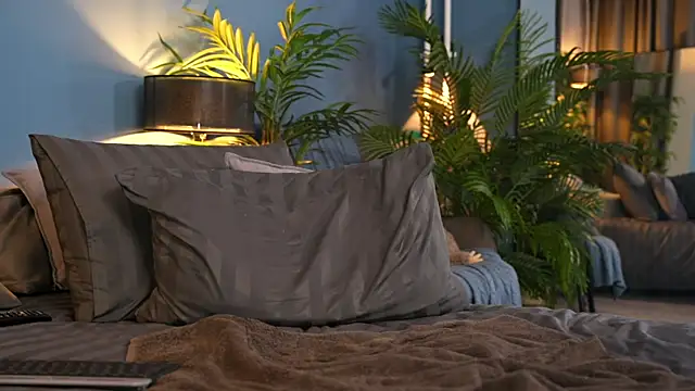 Snapshot of _keeti_ chatting on 10-23-25, 03:33 keeti online show from 10-23-25, 03:33