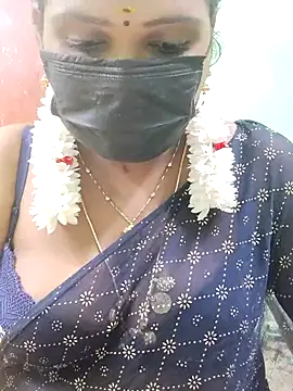 Snapshot of malliga98 chatting on 10-24-25, 05:42 malliga98 online show from 10-24-25, 05:42