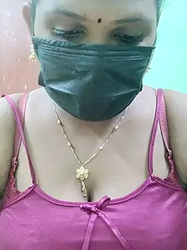 Snapshot of malliga98 chatting on 10-26-25, 10:32 malliga98 online show from 10-26-25, 10:32