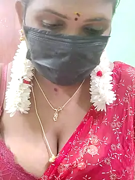 Snapshot of malliga98 chatting on 11-08-25, 06:07 malliga98 online show from 11-08-25, 06:07