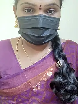 Snapshot of malliga98 chatting on 11-17-25, 09:31 malliga98 online show from 11-17-25, 09:31