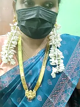 Snapshot of malliga98 chatting on 11-27-25, 07:16 malliga98 online show from 11-27-25, 07:16