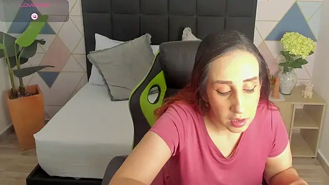 jadde13  online show from 11-18-25, 08:24