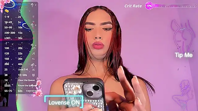 Snapshot of Babyenderlyn chatting on 11-17-25, 01:06 Babyenderlyn online show from 11-17-25, 01:06