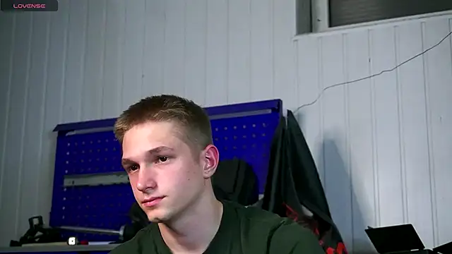 dustyn fox online show from 11-05-25, 03:34