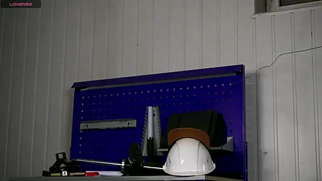 dustyn fox online show from 12-18-25, 04:57