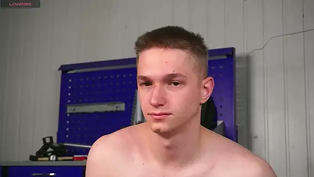 dustyn fox online show from 12-20-25, 03:08