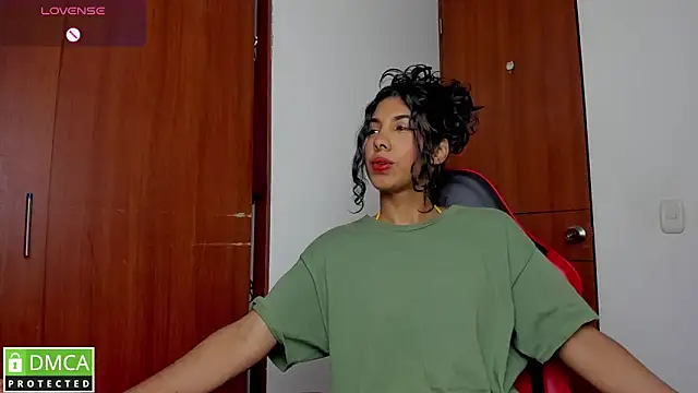 Snapshot of jasmine_bunny_ chatting on 10-30-25, 12:12 jasmine bunny online show from 10-30-25, 12:12