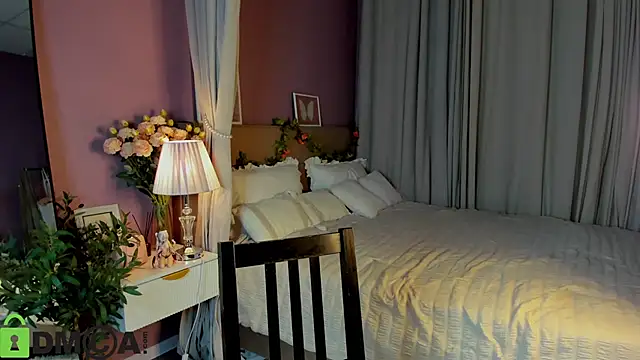 Dearly Emily online show from 12-21-25, 05:20