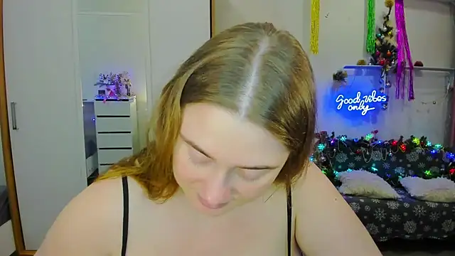 Demure Smile online show from 12-05-24, 03:26